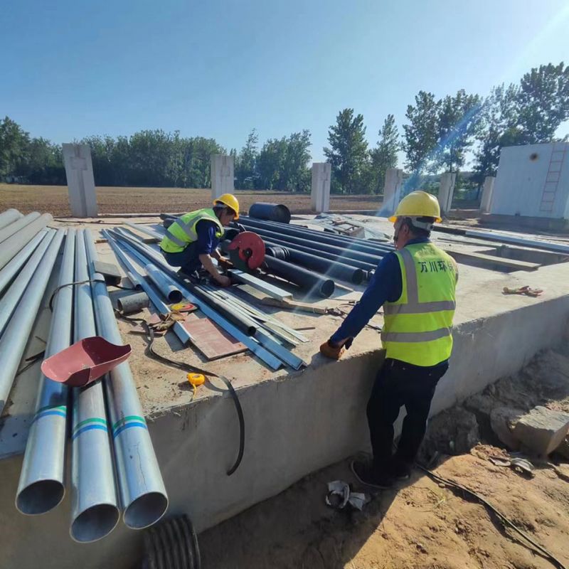 烈日高(gao)溫 萬(wan)川環保員工奮戰工(gong)地保進度